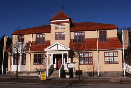 Lidingö museum, öppet tisdag, torsdag, lördag och söndag mellan 12.00 och 15.00.