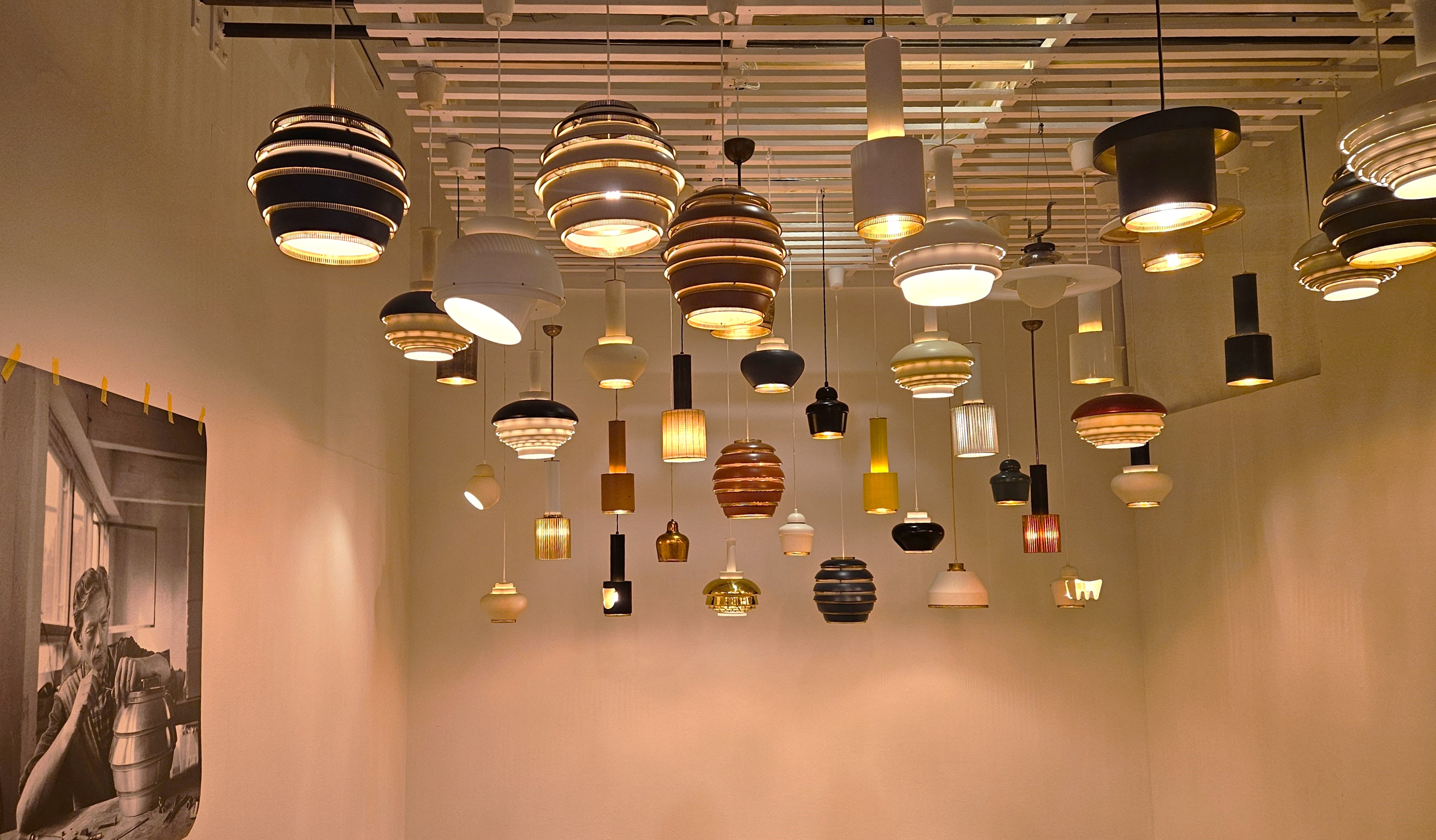 Alvar Aalto har formgivit många olika armaturmodeller som fortfarande förekommer i Arteks sortiment. Med 1930-talet kom funktionalistiska standardbelysnings- system, vilket Aalto anpassade sig till. Men 1950-talet kom att bli guldperioden i Aaltos armaturdesign. Under de åren ritade han armaturerna till så gott som alla de byggnader han ritade. De tidigaste lamporna tillverkades av Oy Taito Ab:s konstsmideri. Från 1953 till 1975 gjordes största delen av armaturerna i Valaistustyö Ky:s lilla armaturverkstad i Helsingfors.